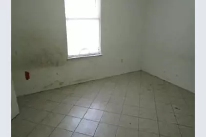 2001 E Stassney Lane, Austin, TX 78744 - Photo 8