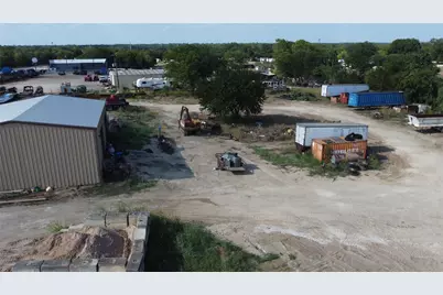 1951 South Magnolia, Luling, TX 78648 - Photo 20