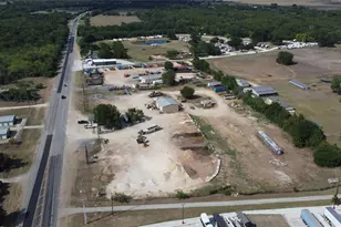 1951 South Magnolia, Luling, TX 78648 - Photo 4