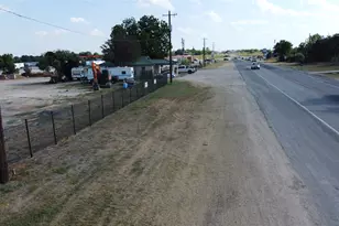 1951 South Magnolia, Luling, TX 78648 - Photo 12