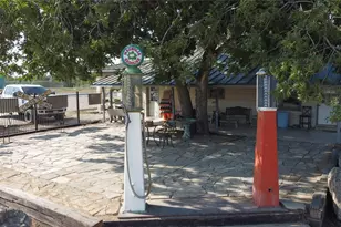 1951 South Magnolia, Luling, TX 78648 - Photo 24