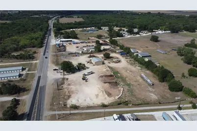 1951 South Magnolia, Luling, TX 78648 - Photo 4