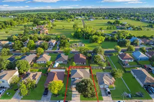 124 Steven St, Hutto, TX 78634 - Photo 2