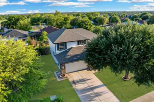 124 Steven St, Hutto, TX 78634 - Photo 30