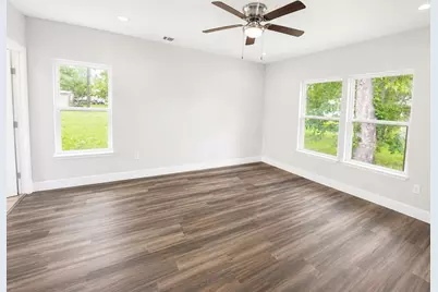 904 Austin Street E, Luling, TX 78648 - Photo 6