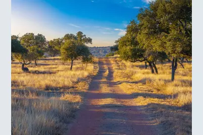 1547 Pressler Road, Fredericksburg, TX 78624 - Photo 10