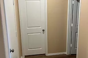 640 The Ugly Wy, Jarrell, TX 76537 - Photo 8