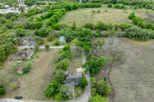1006 Proctor St, Lockhart, TX 78644 - Photo 4