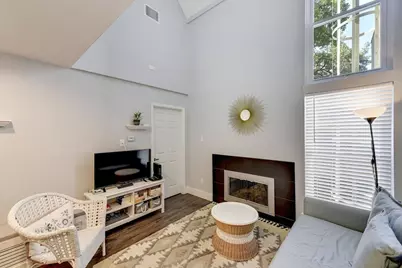 935 La Posada Drive #213, Austin, TX 78752 - Photo 4