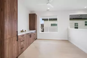 2912 E 13th St, Austin, TX 78702 - Photo 14