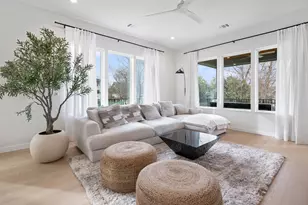 2912 E 13th St, Austin, TX 78702 - Photo 8