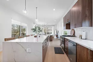 2912 E 13th St, Austin, TX 78702 - Photo 12