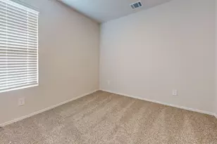 914 Indian Wy, Seguin, TX 78155 - Photo 10