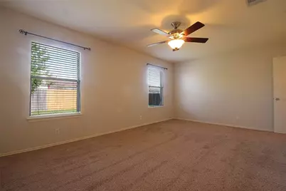 128 Challenger, Kyle, TX 78640 - Photo 12