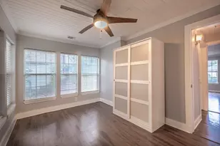 2100 E 2nd St, Austin, TX 78702 - Photo 12