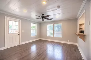 2100 E 2nd St, Austin, TX 78702 - Photo 6