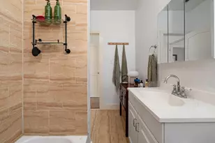 1110 Christie Dr, Austin, TX 78721 - Photo 14