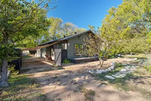 1110 Christie Dr, Austin, TX 78721 - Photo 20