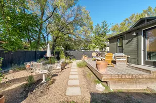 1110 Christie Dr, Austin, TX 78721 - Photo 26