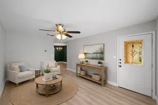902 Emerald Wood Dr, Austin, TX 78745 - Photo 2