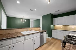 902 Emerald Wood Dr, Austin, TX 78745 - Photo 18