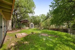 902 Emerald Wood Dr, Austin, TX 78745 - Photo 32