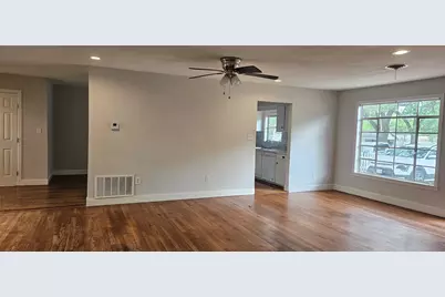 804 Hudgins Street, Smithville, TX 78957 - Photo 6