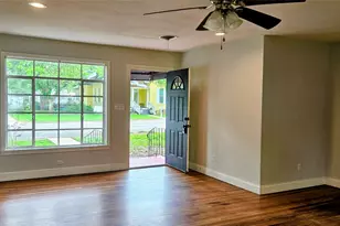 804 Hudgins St, Smithville, TX 78957 - Photo 4