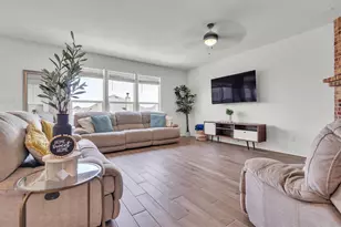 282 Crimson Ln, Kyle, TX 78640 - Photo 6