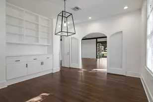 2704 Oakhurst Ave, Austin, TX 78703 - Photo 4