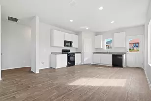 2326 Croaker Crk, San Antonio, TX 78245 - Photo 4