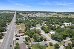 900 N Main St, Burnet, TX 78611 - Photo 4