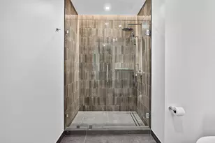 610 Davis St, Austin, TX 78701 - Photo 8