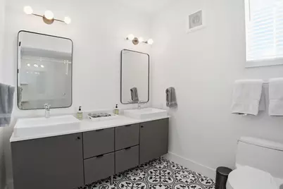 2709 E 5th Street #1306, Austin, TX 78702 - Photo 16