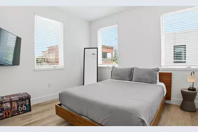 2709 E 5th Street #1306, Austin, TX 78702 - Photo 10