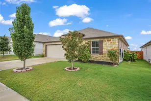 127 Sky Meadows Cir, San Marcos, TX 78666 - Photo 2