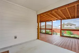 127 Sky Meadows Cir, San Marcos, TX 78666 - Photo 20