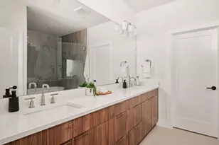 1215 Fort Branch Blvd, Austin, TX 78721 - Photo 12