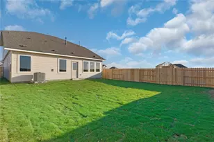 25605 Flora Bella Ln, Elgin, TX 78621 - Photo 24