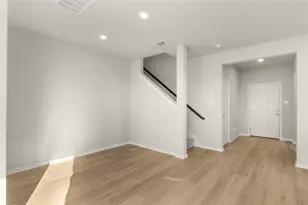 25605 Flora Bella Ln, Elgin, TX 78621 - Photo 10