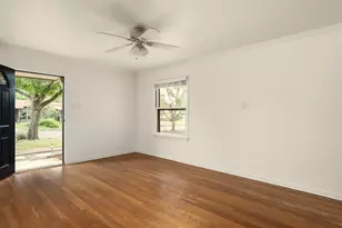 206 E Skyview Rd, Austin, TX 78752 - Photo 4