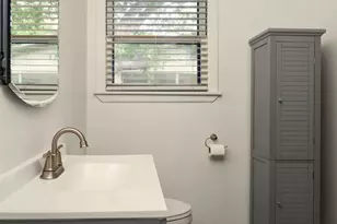 206 E Skyview Rd, Austin, TX 78752 - Photo 18