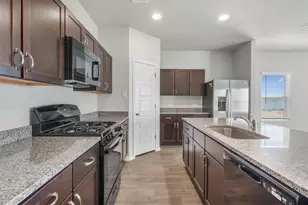 2471 Winding Creek Rd, Kyle, TX 78640 - Photo 8