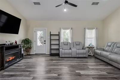 537 Lower Elgin Road, Elgin, TX 78621 - Photo 6