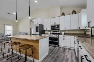 537 Lower Elgin Rd, Elgin, TX 78621 - Photo 10