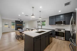 8322 Doe Meadow Dr, Austin, TX 78749 - Photo 10