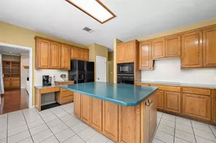 108 Thornwood Rd, Georgetown, TX 78628 - Photo 16