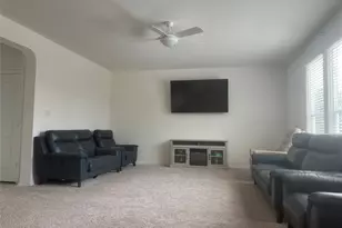 109 Crimson Ln, Kyle, TX 78640 - Photo 10