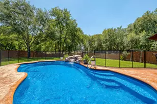 170 Oak Creek Cir, Luling, TX 78648 - Photo 38