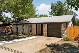 1001 W 17th St, Georgetown, TX 78626 - Photo 2